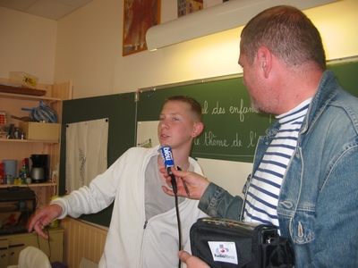 ... Au (a.u.) secours,.. Soci�t� - Education, Ecoles - 